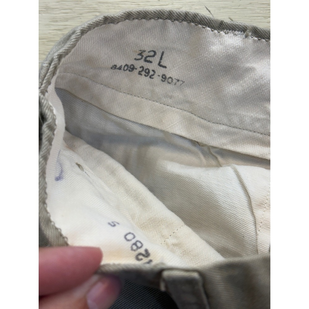 Vintage Military Khaki Chino Shorts Mens 32L Tan Cotton Twill Tropical - Picture 3 of 5